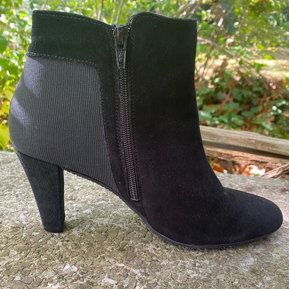 Eric Michael Black Berlin Suede Round Toe Ankle Boots Leather Upper Size 9.5/41